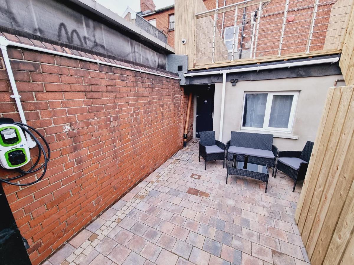 Lmk, Spacious 1 Bedroom Ground Floor Apartment, Ev Charger, Free Parking Wi-Fi, Great Location Belfast Bagian luar foto